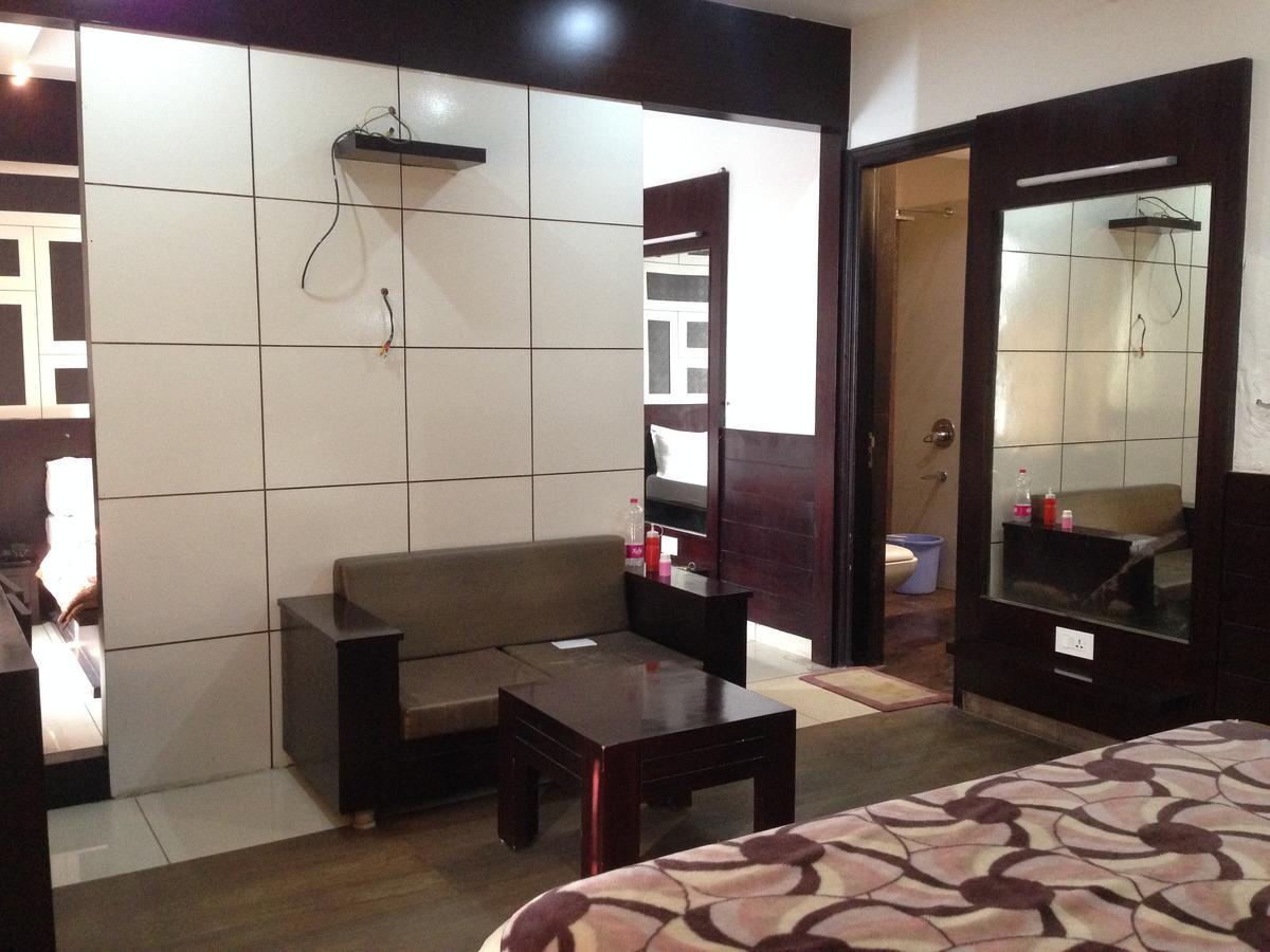 Hotel D2M Mānsa 外观 照片
