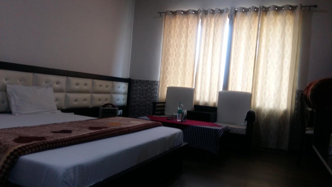 Hotel D2M Mānsa 外观 照片